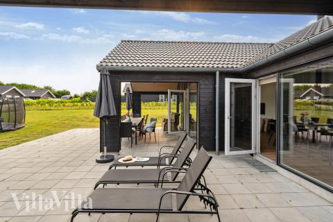 Stor terrasse ved luksushus nr. 632 i Sydjylland.