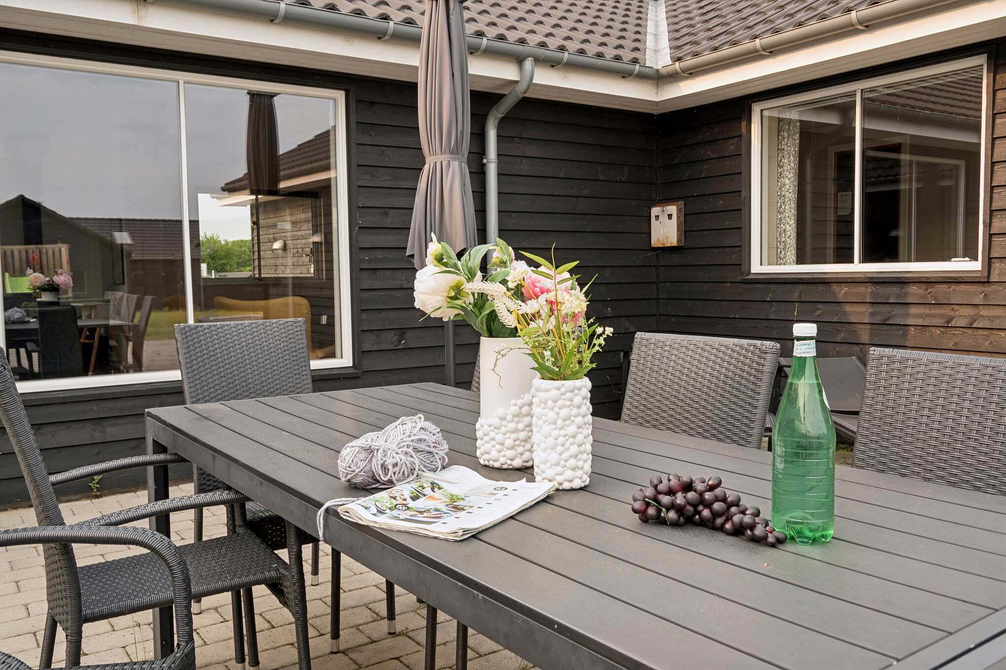 Nyd en grillaften på terrassen i luksushus nr. 508 i Sydjylland