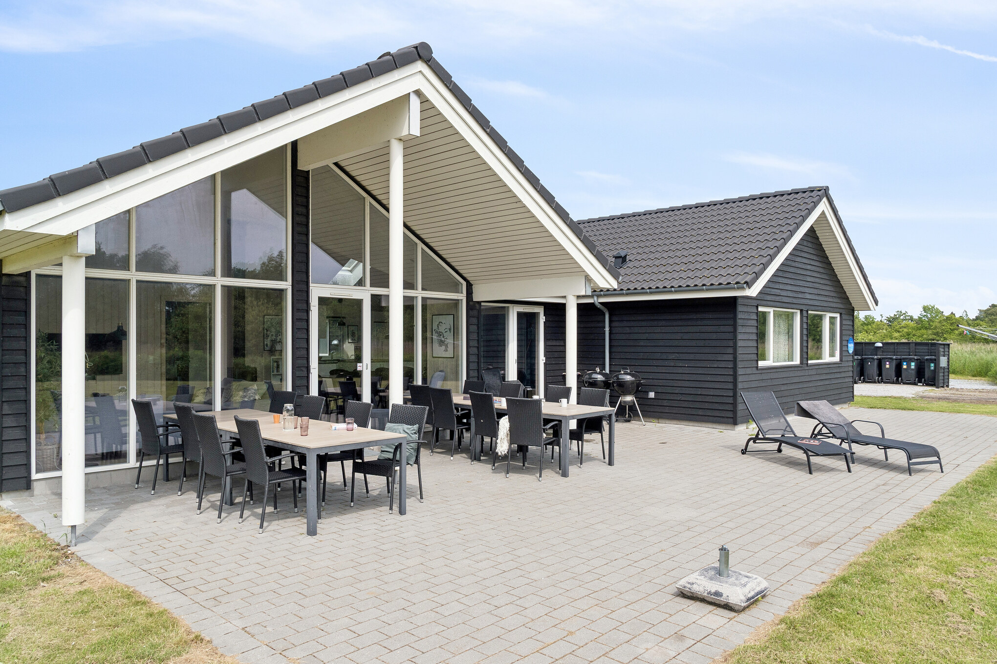 Flot sommerhus nr. 459 med god plads til op til 16 personer