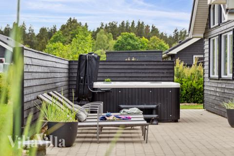 Nyd varmen i spaen i luksushus nr. 458 i Vestjylland