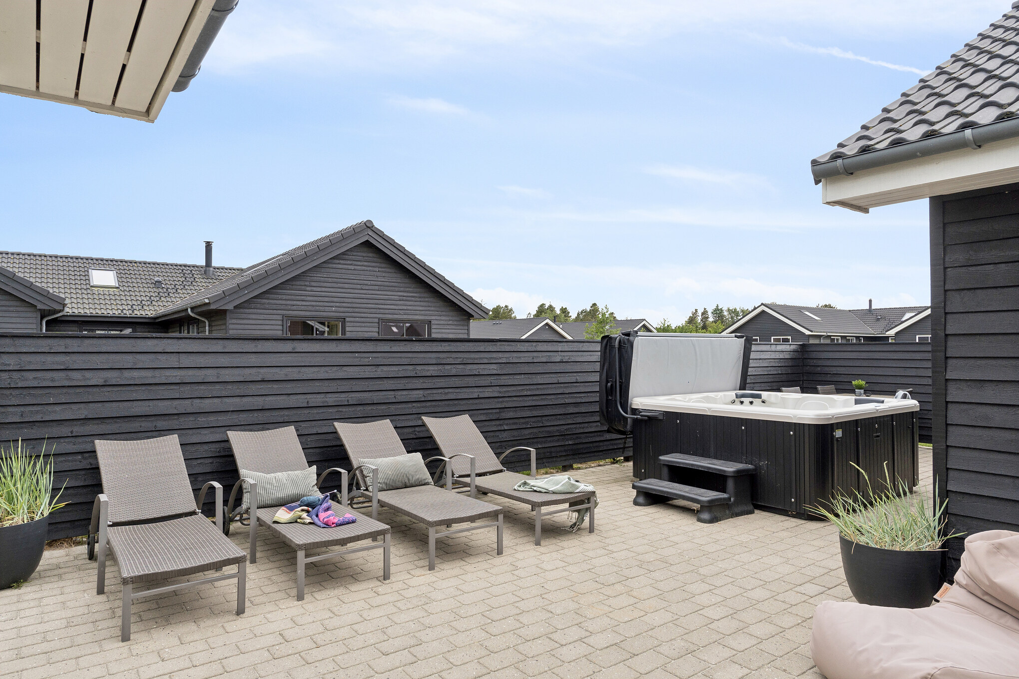 Luksushus nr. 458 har en dejlig terrasse med gode havemøbler til 18 personer.