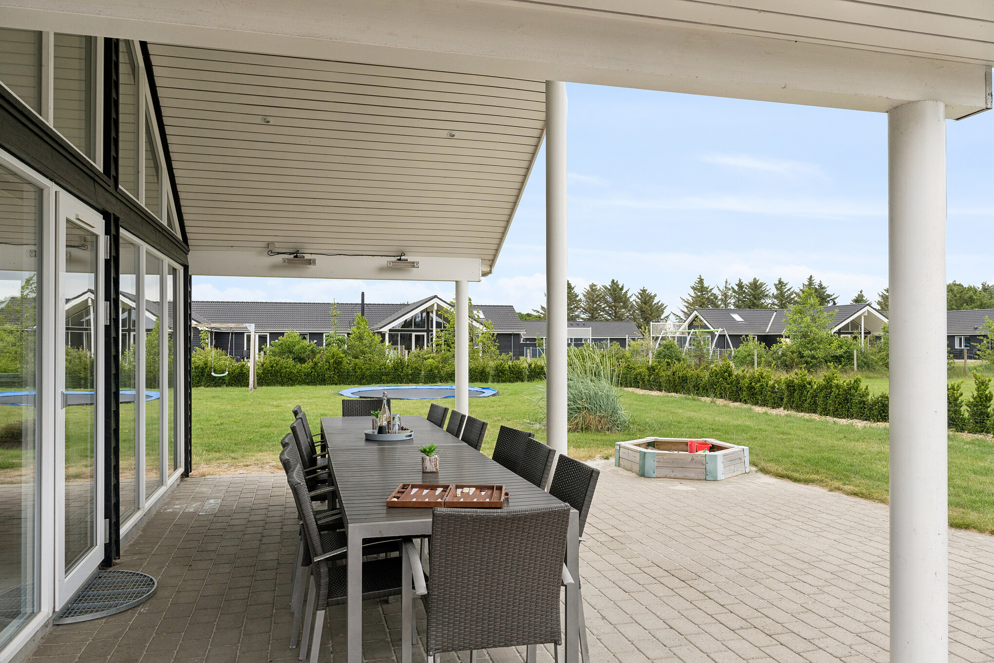 Stor terrasse ved luksushus nr. 458 i Vestjylland.
