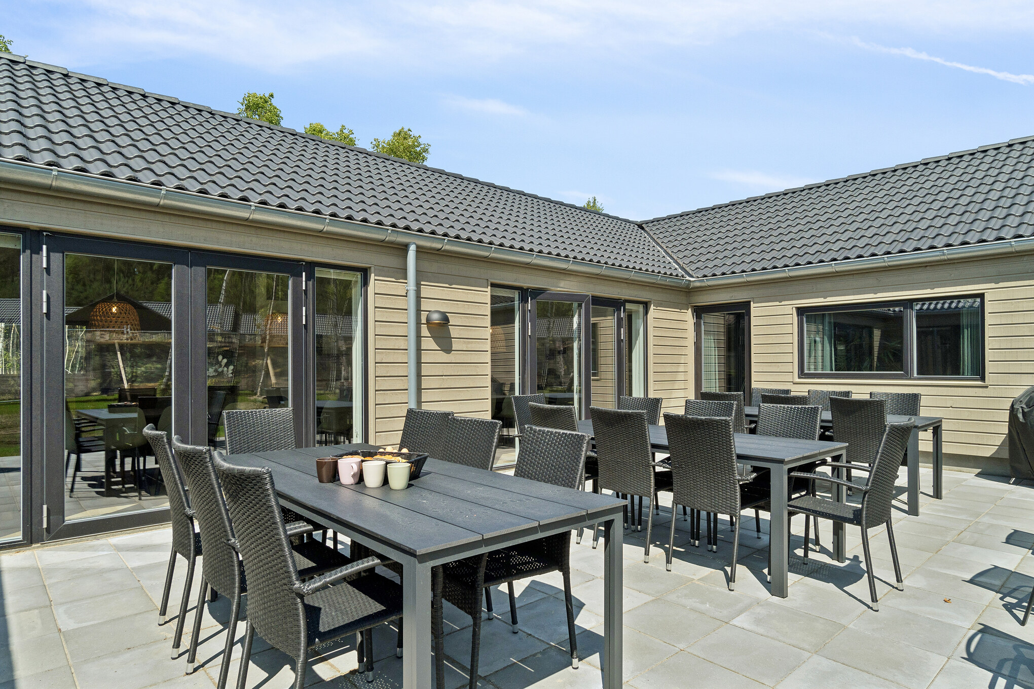 Nyd en grillaften på terrassen i luksushus nr. 807 i Østjylland