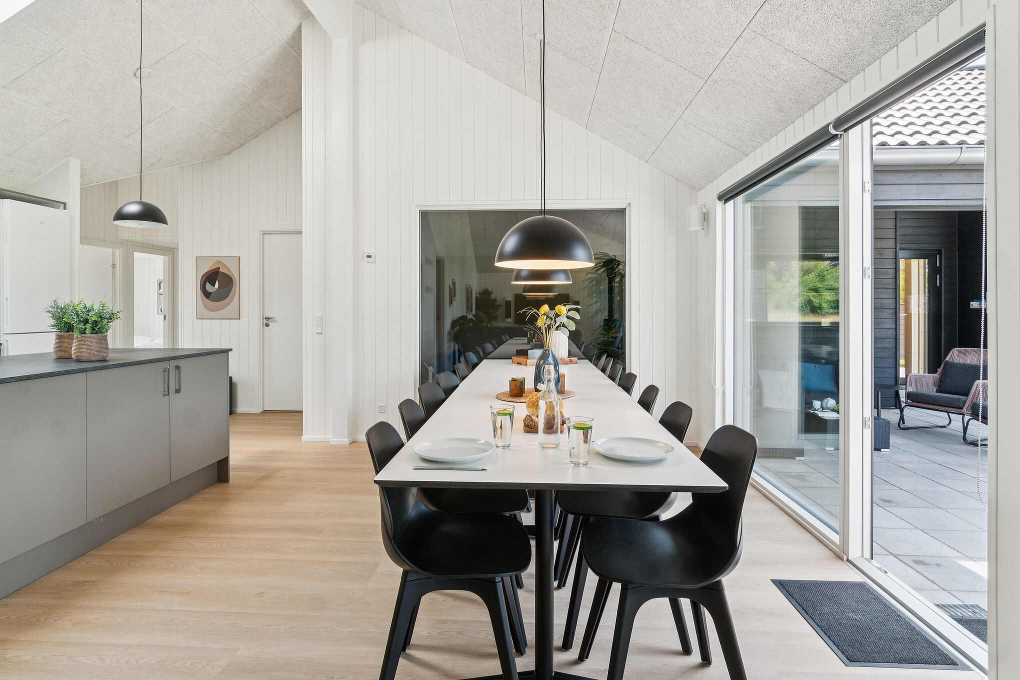 Det store lyse opholdrum i luksushus nr. 685 til 14.