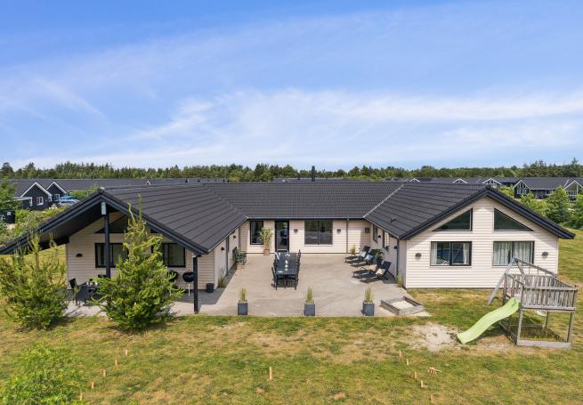 Dette skønne poolhus nr. 455 med plads til 20 personer ligger i Vestjylland