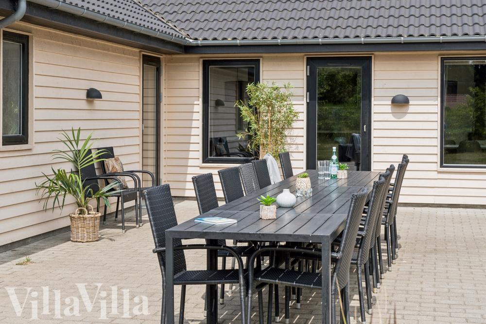 Luksushus nr. 455 har en dejlig terrasse med gode havemøbler til 20 personer.