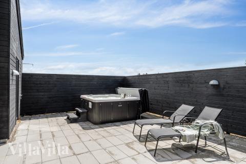 Der er spabad og 9 soveværelser i luksushus nr. 605.