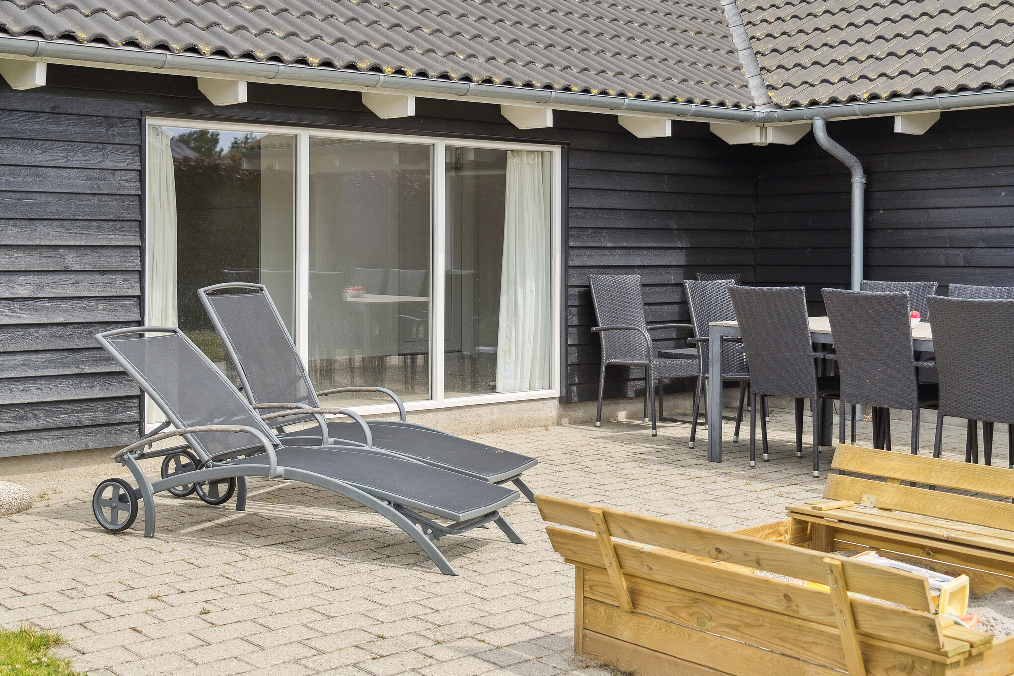 Luksushus nr. 268 har en dejlig terrasse med gode havemøbler til 14 personer.