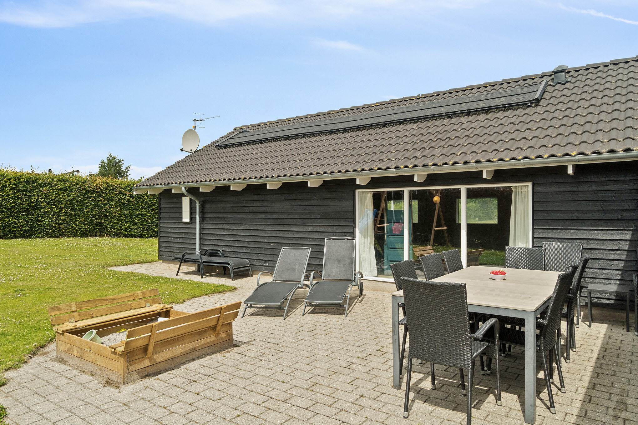 Nyd en grillaften på terrassen i luksushus nr. 268 i Østjylland