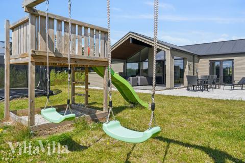 Ud over de mange timer, man kan bruge i husets pool-afdeling, så byder luksushus 619 også på mange udendørs aktiviteter