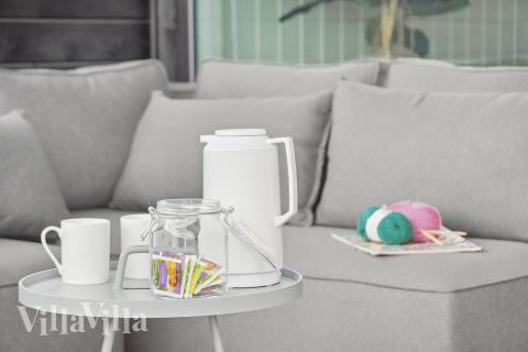 Nyd en grillaften på terrassen i luksushus nr. 652 i Nordjylland