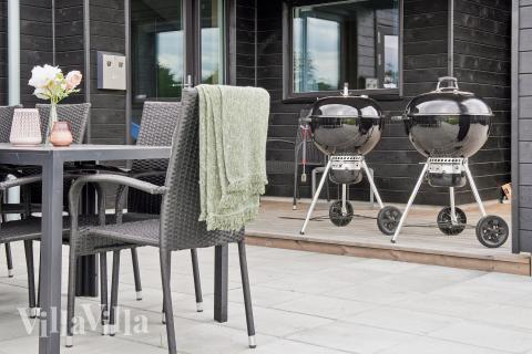 Stor terrasse ved luksushus nr. 652 i Nordjylland.