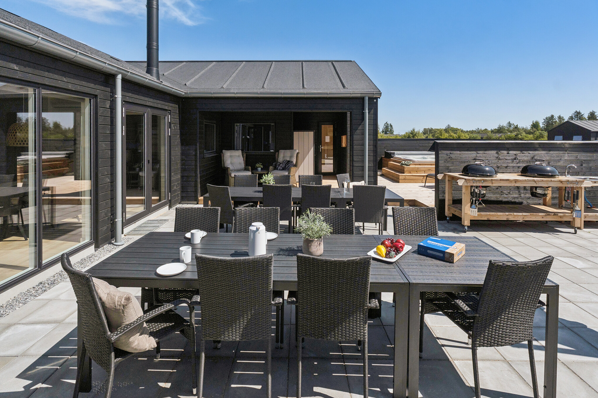 Stor terrasse ved luksushus nr. 656 i Nordjylland.