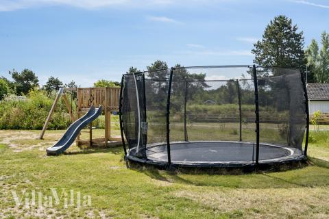 Ud over de mange timer, man kan bruge i husets pool-afdeling, så byder luksushus 644 også på mange udendørs aktiviteter