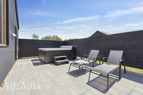 Luksushus nr. 663 byder bl.a. på et dejligt spabad