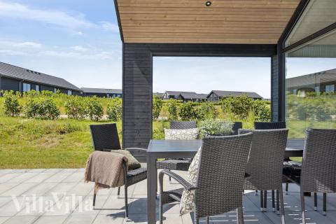 Stor terrasse ved luksushus nr. 663 i Sydjylland.