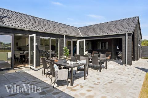 Stor terrasse ved luksushus nr. 657 i Sydjylland.