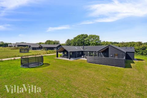 Dette skønne poolhus nr. 657 med plads til 20 personer ligger i Sydjylland
