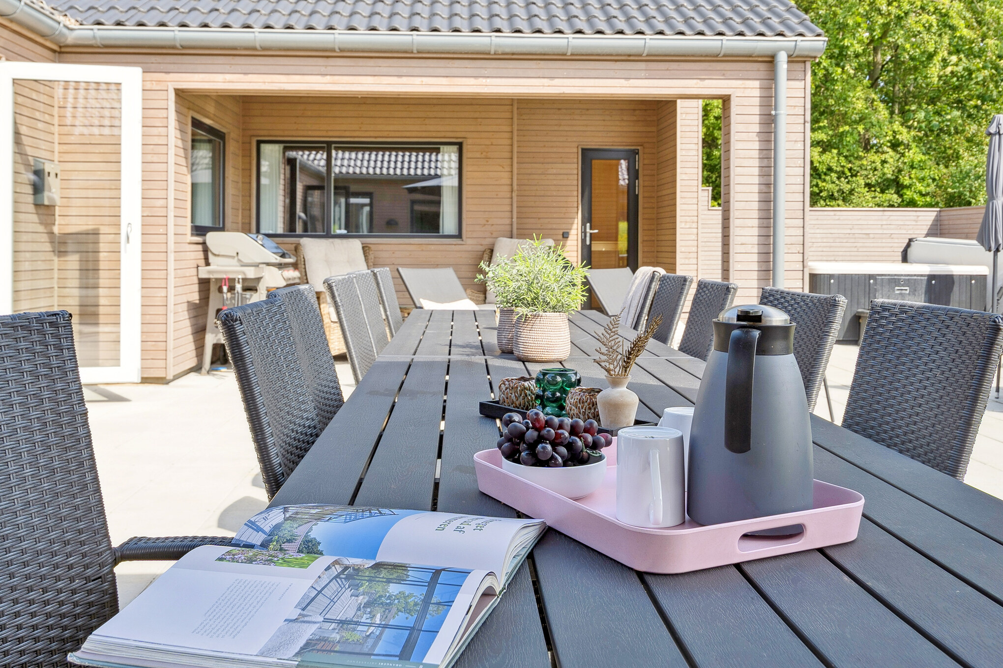 Stor terrasse ved luksushus nr. 612 i Sydjylland.