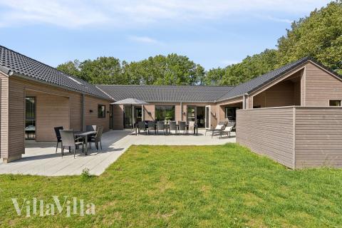 Flot sommerhus nr. 612 med god plads til op til 24 personer