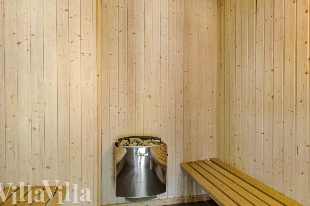 Nyd varmen i saunaen i luksushus nr. 182 til 20 personer