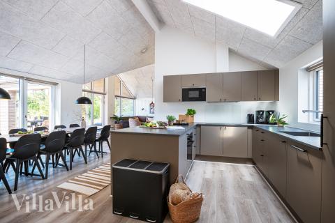 Køkkenet i luksushus nr. 593 er godt indrettet.