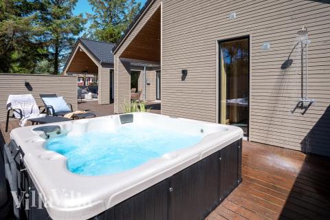 Der er spabad og 5 soveværelser i luksushus nr. 593.