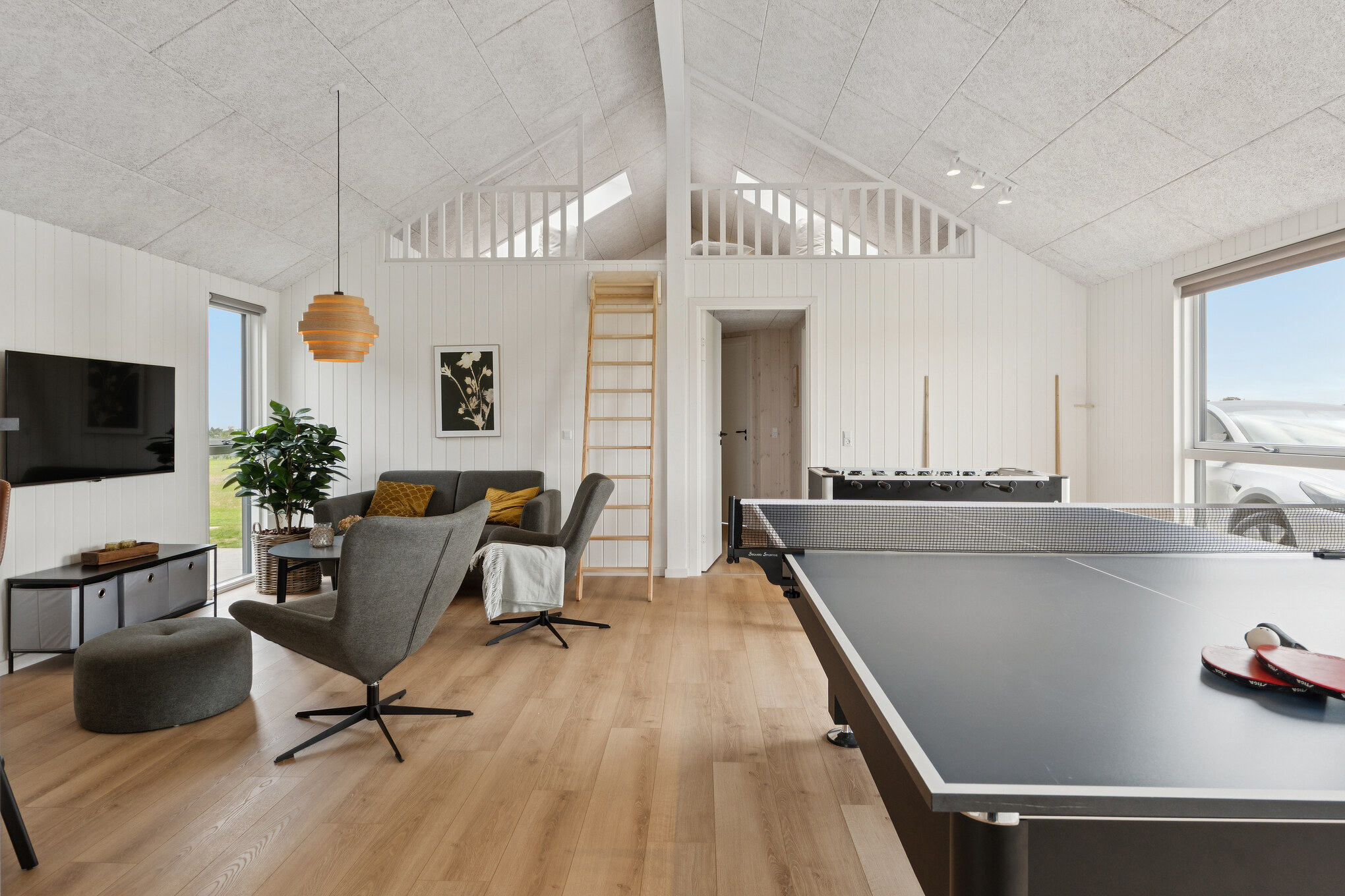 Ud over de mange timer, man kan bruge i husets pool-afdeling, så byder luksushus 668 også på billard/bordtennis og dart