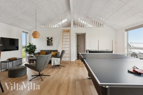 Ud over de mange timer, man kan bruge i husets pool-afdeling, så byder luksushus 668 også på billard/bordtennis og dart