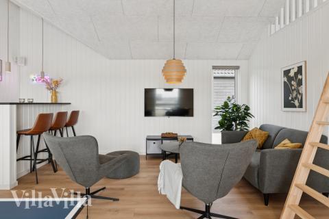 Luksushus 668 til 16 personer byder på et stort aktivitetsrum med bl.a. billard og dart