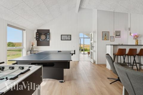 Aktivitetsrum i luksushus nr. 668 med 6 soveværelser og plads til 16 personer.