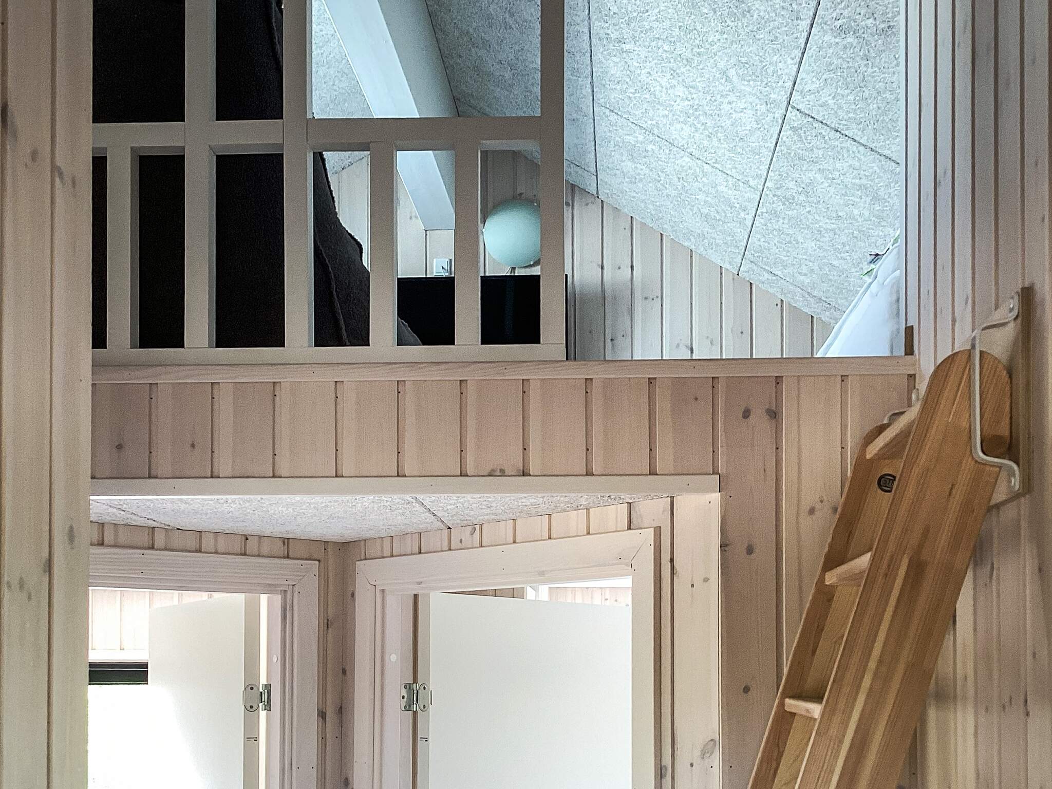 Nogle af de 12 sovepladser findes på hemsen i luksushus nr. 670