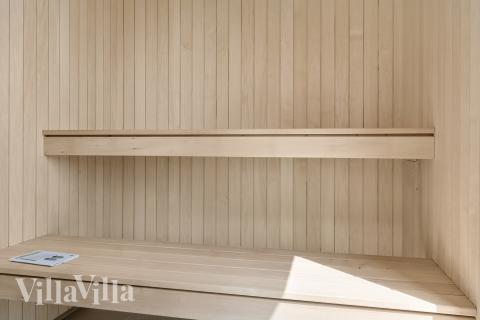 Nyd varmen i saunaen i luksushus nr. 695 til 20 personer