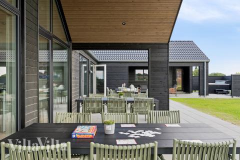 Stor terrasse ved luksushus nr. 695 i Fyn og øer.