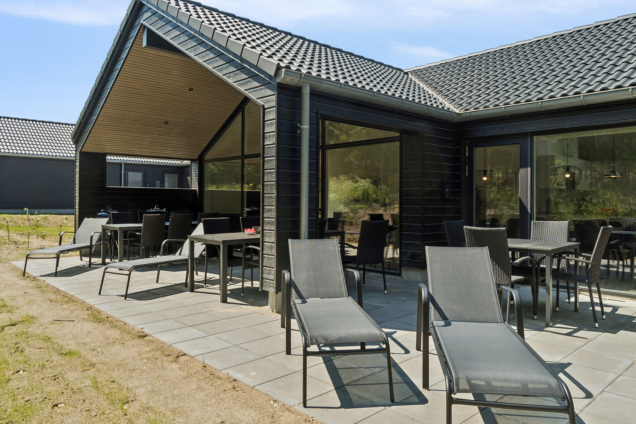 Luksushus nr. 811 har en dejlig terrasse med gode havemøbler til 16 personer.