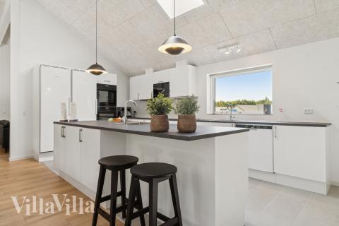 Køkkenet i luksushus nr. 815 er godt indrettet.