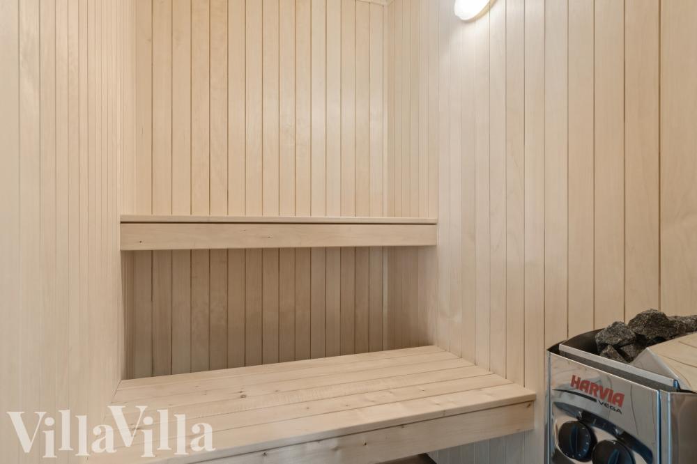 Nyd varmen i saunaen i luksushus nr. 817 til 24 personer