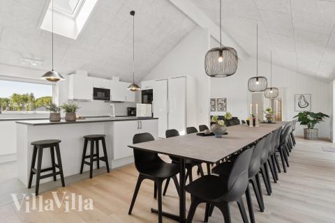 Opholdsrum med plads til 24 i luksushus nr. 817.