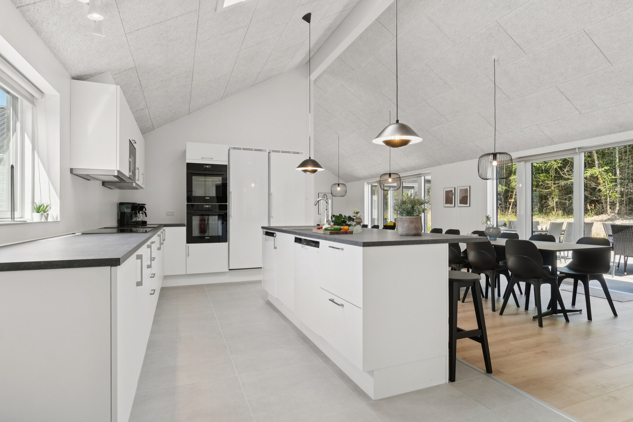 Køkkenet i luksushus nr. 817 er godt indrettet.