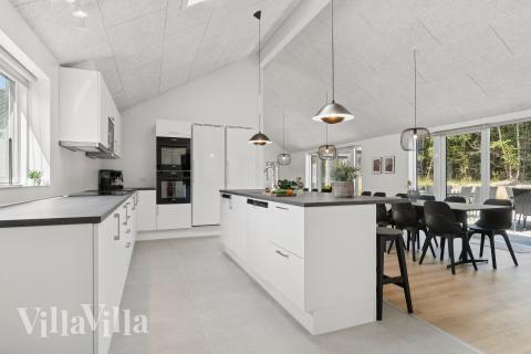 Køkkenet i luksushus nr. 817 er godt indrettet.