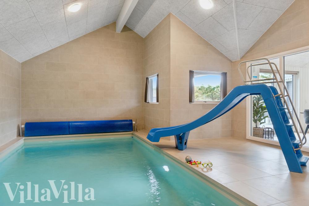 Den lækre pool i luksushuse nr. 903 til 20 personer