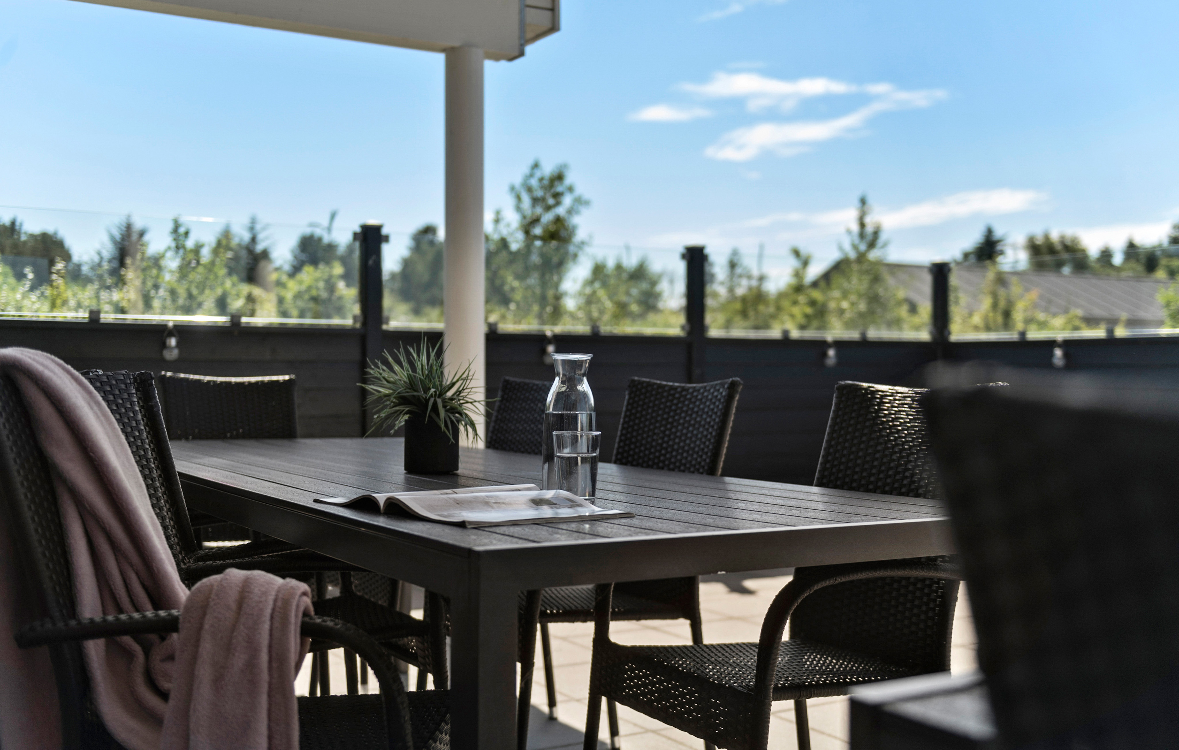 Luksushus nr. 475 har en dejlig terrasse med gode havemøbler til 18 personer.