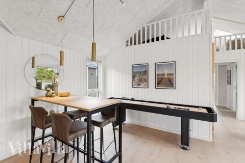 Aktivitetsrum i luksushus nr. 672 med 7 soveværelser og plads til 18 personer.