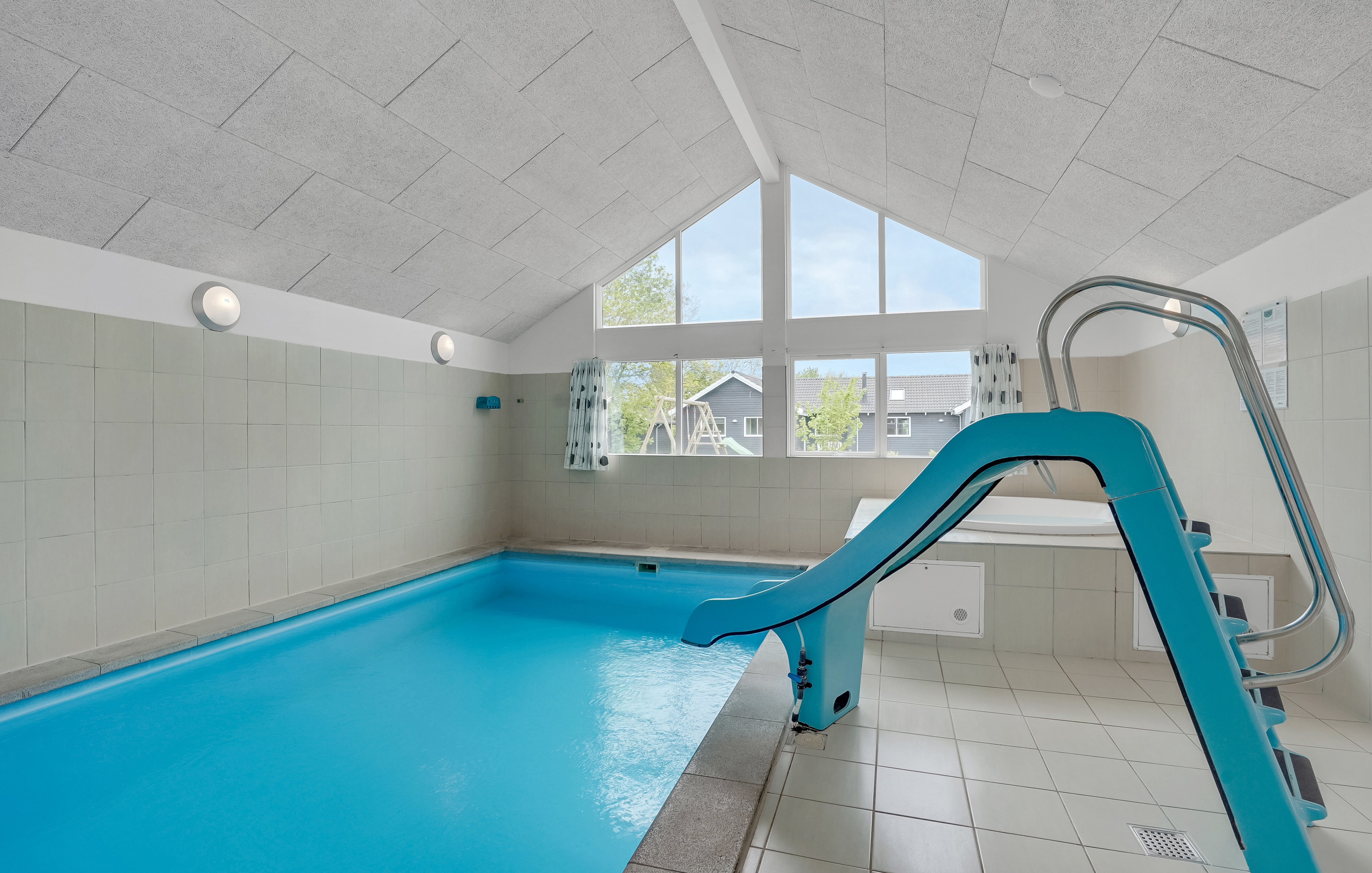 Den lækre pool i luksushuse nr. 281 til 18 personer