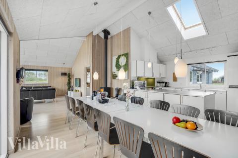 Opholdsrum med plads til 18 i luksushus nr. 281.