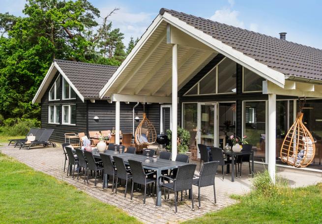 Dette skønne poolhus nr. 367 med plads til 18 personer ligger i Nordsjælland