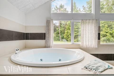 Nyd varmen i spaen i luksushus nr. 367 i Nordsjælland