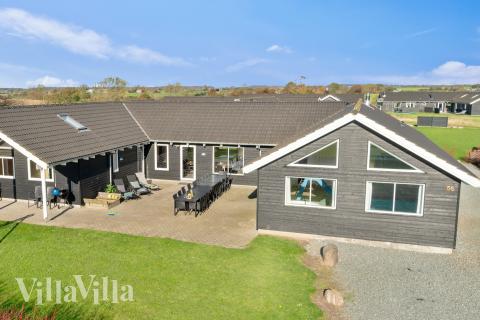 Dette skønne poolhus nr. 237 med plads til 20 personer ligger i Sydjylland