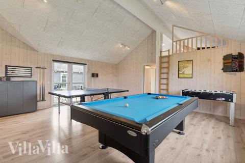 Ud over de mange timer, man kan bruge i husets pool-afdeling, så byder luksushus 404 også på billard/bordtennis og dart