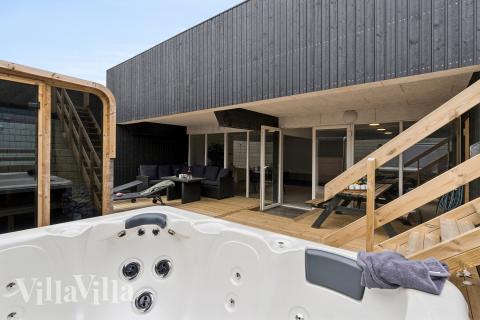 Nyd varmen i spaen i luksushus nr. 680 i Nordjylland